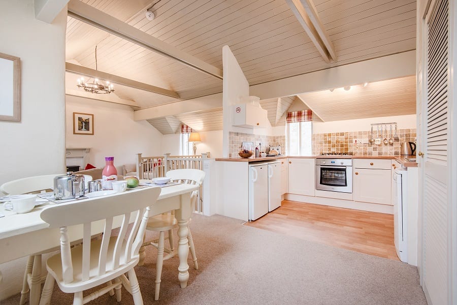 Dunlin Holiday Cottage Bude Cornwall open plan kitchen dining