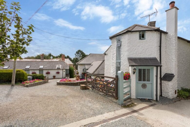 Luxury Holiday Cottage For Rent Bude Cornwall Round House Cottage