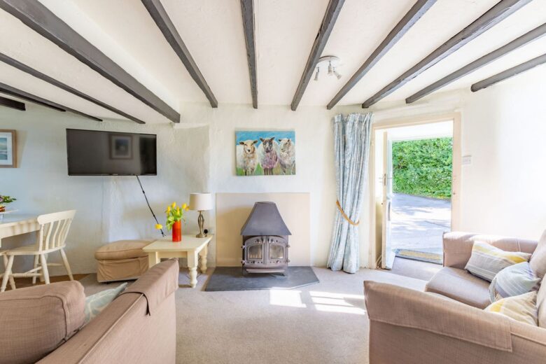 Luxury Holiday Cottage For Rent Bude Cornwall Round House Cottage